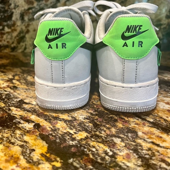 Men’s Nike Air Force One Worldwide size 8.5. - Picture 3 of 5